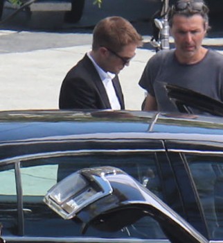 18 Agosto - Nuevas imágenes HQ de Rob en el set de "Map to the Stars" en LA!!! (17 Agosto) 9f37de271039975