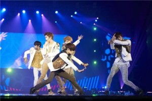 [News] SHINee brilha no primeiro concerto exclusivo em Hong Kong 2d031e217935142