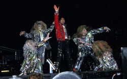 BAD WORLD TOUR  082a74232525060