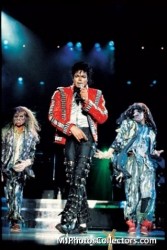 BAD WORLD TOUR  250cf5232525313