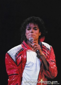 BAD WORLD TOUR  3f2bfd232520701