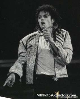 BAD WORLD TOUR  Fbb606232521291