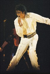 BAD WORLD TOUR  Fcd941232527400