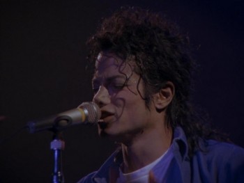 BAD WORLD TOUR  Efdbc6232533984