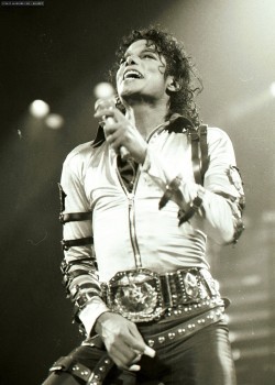 BAD TOUR VARIOUS  8c5e90232550383