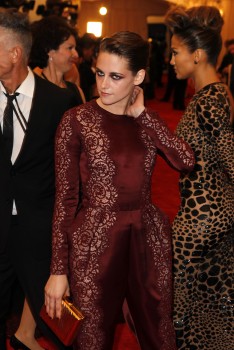 Kristen Stewart - Imagenes/Videos de Paparazzi / Estudio/ Eventos etc. - Página 31 B3776a253081056