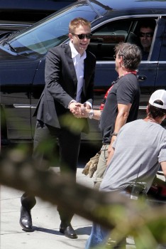 18 Agosto - Nuevas imágenes HQ de Rob en el set de "Map to the Stars" en LA!!! (17 Agosto) 47e2df271041564