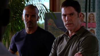 Criminal Minds : Beyond Borders Crossover CM S10e19 - Pilot 5d886b406037104