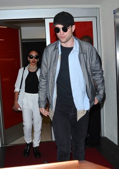 6 Mayo - Nuevas imágenes de Rob y FKA Twigs llegando a Lax!!! 44eb9a408007197