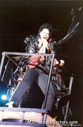 BAD WORLD TOUR  40a323232520788