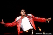 BAD WORLD TOUR  Bb0e19232521391