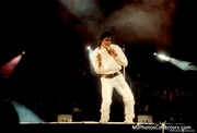 BAD WORLD TOUR  D1a78b232527487