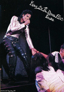 BAD WORLD TOUR  Dfbdf9232529728