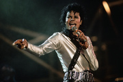 BAD WORLD TOUR  E47c2f232529517