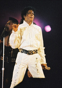 BAD WORLD TOUR  Efb44b232527394