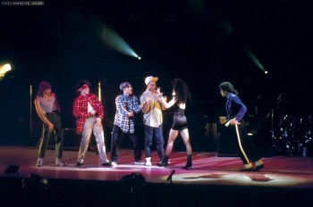 BAD WORLD TOUR  2df4ea232533937