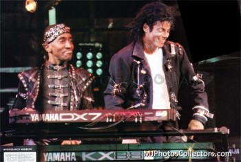 BAD WORLD TOUR  A74c4a232532798