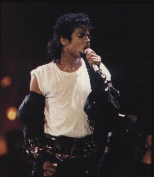 BAD WORLD TOUR  Ee4813232532989