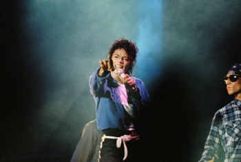 BAD WORLD TOUR  Ee8743232534091