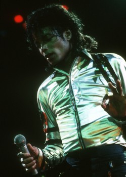 BAD TOUR VARIOUS  6aae0d232549943