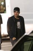 21 Enero - NUEVAS Fotos de Robert Pattinson en Adelaide, Australia (19 y 20/1)!!! D03499233175020