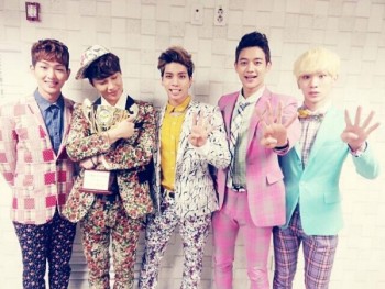 [Info] SHINee vira o primeiro artista a ganhar 4 vezes consecutivas no Show Champion A750ea244483350