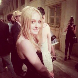 Dakota Fanning / Michael Sheen - Imagenes/Videos de Paparazzi / Estudio/ Eventos etc. - Página 6 F27d1f253983736