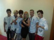 [PICS] 130629 NU'EST entrevista + mini show na Turquia (Turkey) Bef8f6263501785