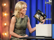 Julie Bowen - visits Late Night with Jimmy Fallon in NYC 10/ 734b4f283525915