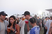 14 Abril - Más nuevas fotos de Rob en Coachella!!! (12 Abril) F74dc1403578347