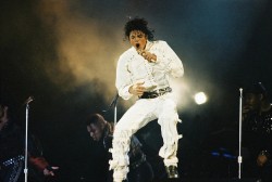 BAD WORLD TOUR  03871a232527324