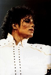 BAD WORLD TOUR  174fe3232527188