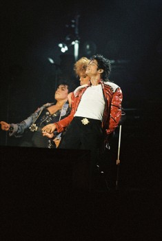 BAD WORLD TOUR  1ba8c3232520521