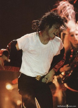 BAD WORLD TOUR  3827c1232520689