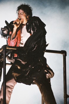 BAD WORLD TOUR  43cb10232520550