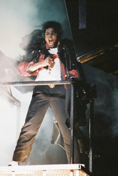 BAD WORLD TOUR  913c0c232520544