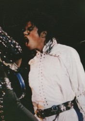 BAD WORLD TOUR  9167e6232527000