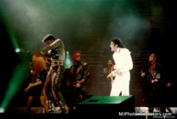 BAD WORLD TOUR  9a06fe232527707