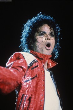 BAD WORLD TOUR  B927e1232520364