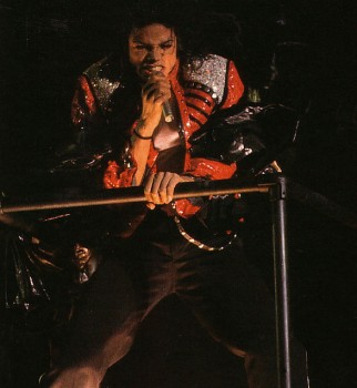 BAD WORLD TOUR  D4b339232520078