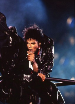 BAD WORLD TOUR  E2ef42232520191