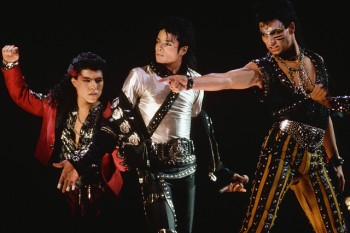 BAD WORLD TOUR  Fbfecf232529561