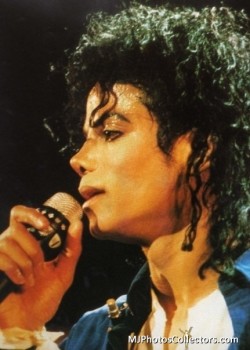 BAD WORLD TOUR  A22d8a232533874