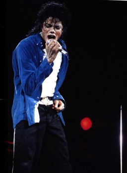 BAD WORLD TOUR  A8a77b232534341