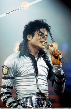 BAD TOUR VARIOUS  1f3b7a232551311