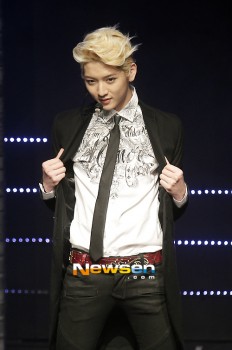 [Pics] Ren no Mini Concerto em Seul 7d3169237967672