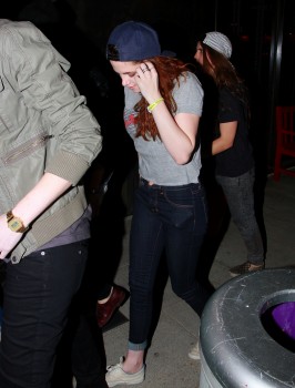 Kristen Stewart - Imagenes/Videos de Paparazzi / Estudio/ Eventos etc. - Página 31 71b587241630051