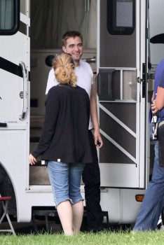 23 Julio - Nuevas imágenes HQ de Robert en el set de MTTS, ayer!!! (22 Julio) F7ffca266730249