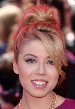 Jennette McCurdy  9d6c55276475826