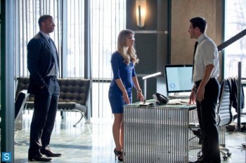 Photos Promo et BTS  Arrow - Page 2 06f112279331631